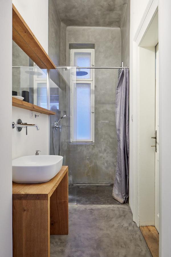 Artsy Flat Near Wenceslas Square By Days Daire