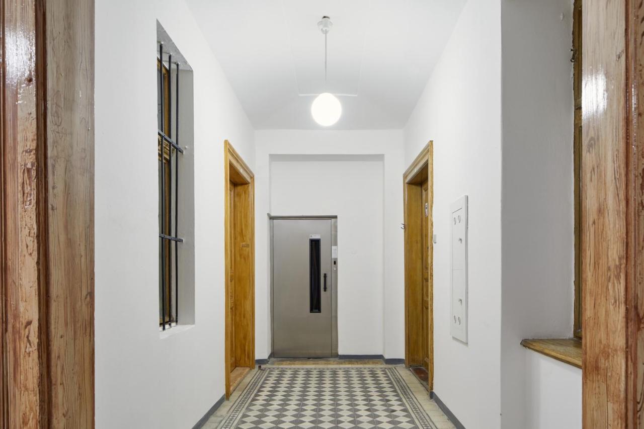 Artsy Flat Near Wenceslas Square By Days * Praha